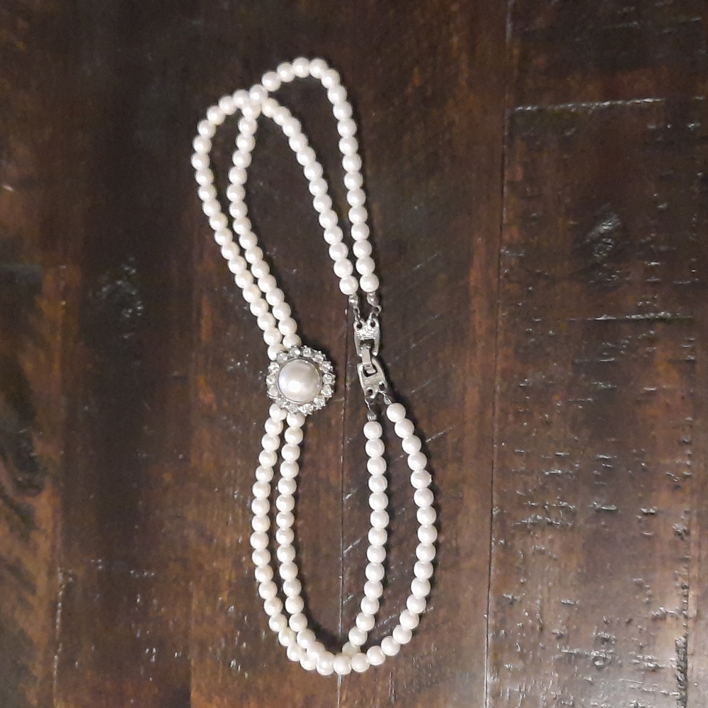 Pearl‎ choker